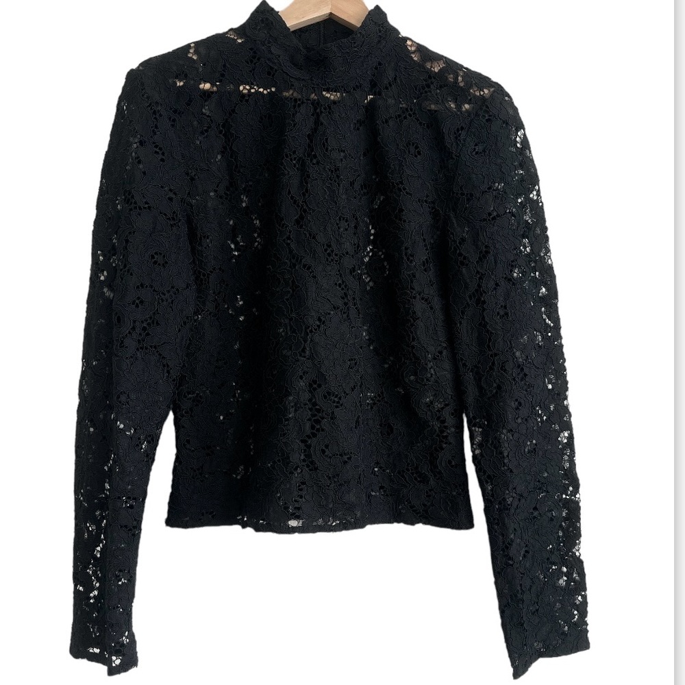 Zara Women’s Laced Long Sleeve